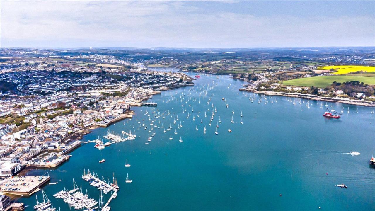 Apartment Headland View. Luxury. Harbour-front. With Parking Falmouth